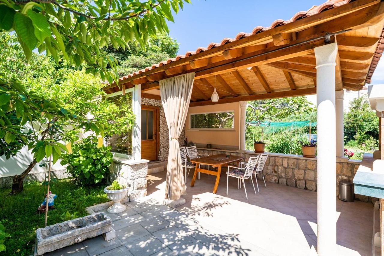 & V&m Guest house