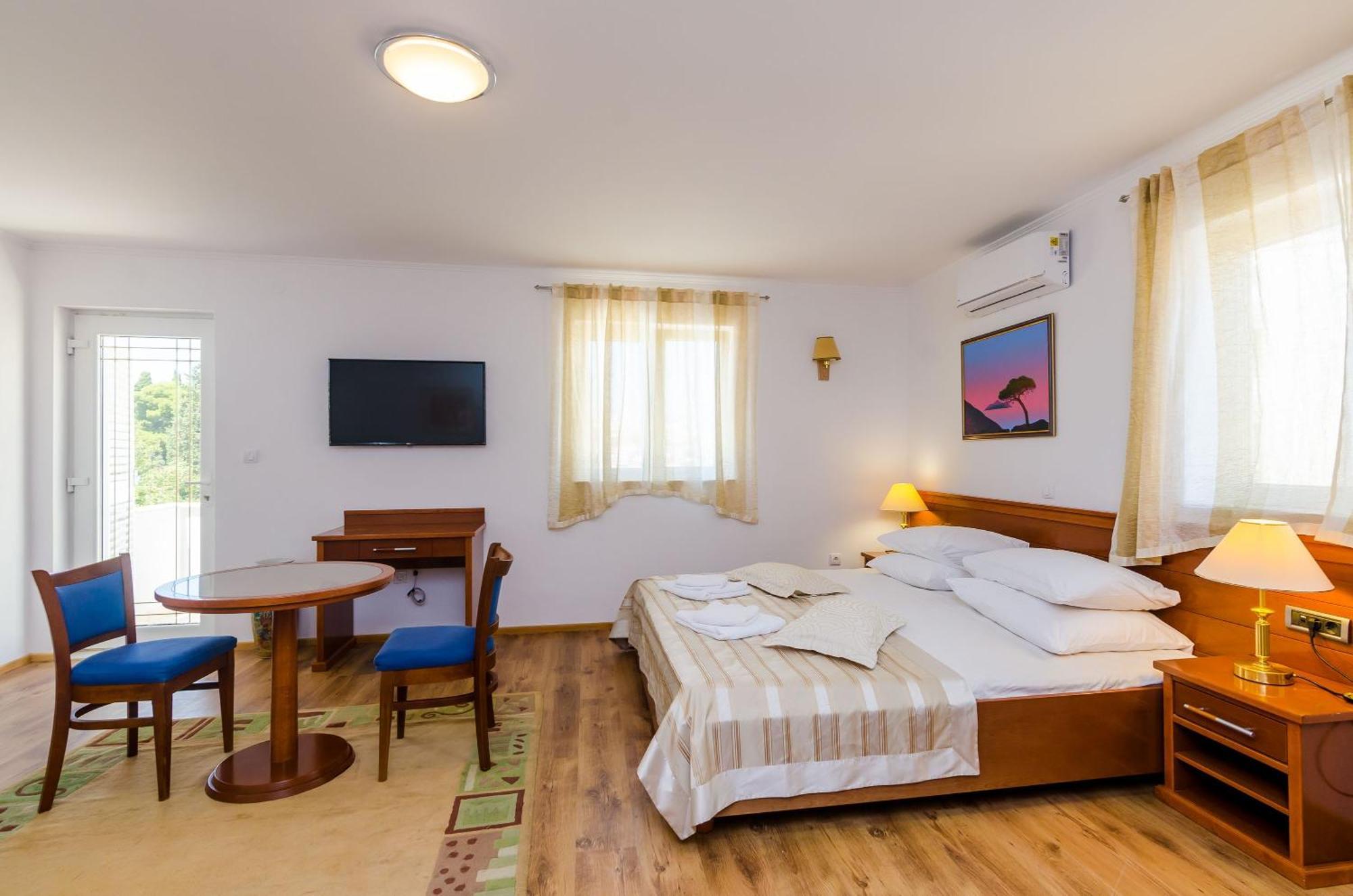 Guest house & V&m 4*