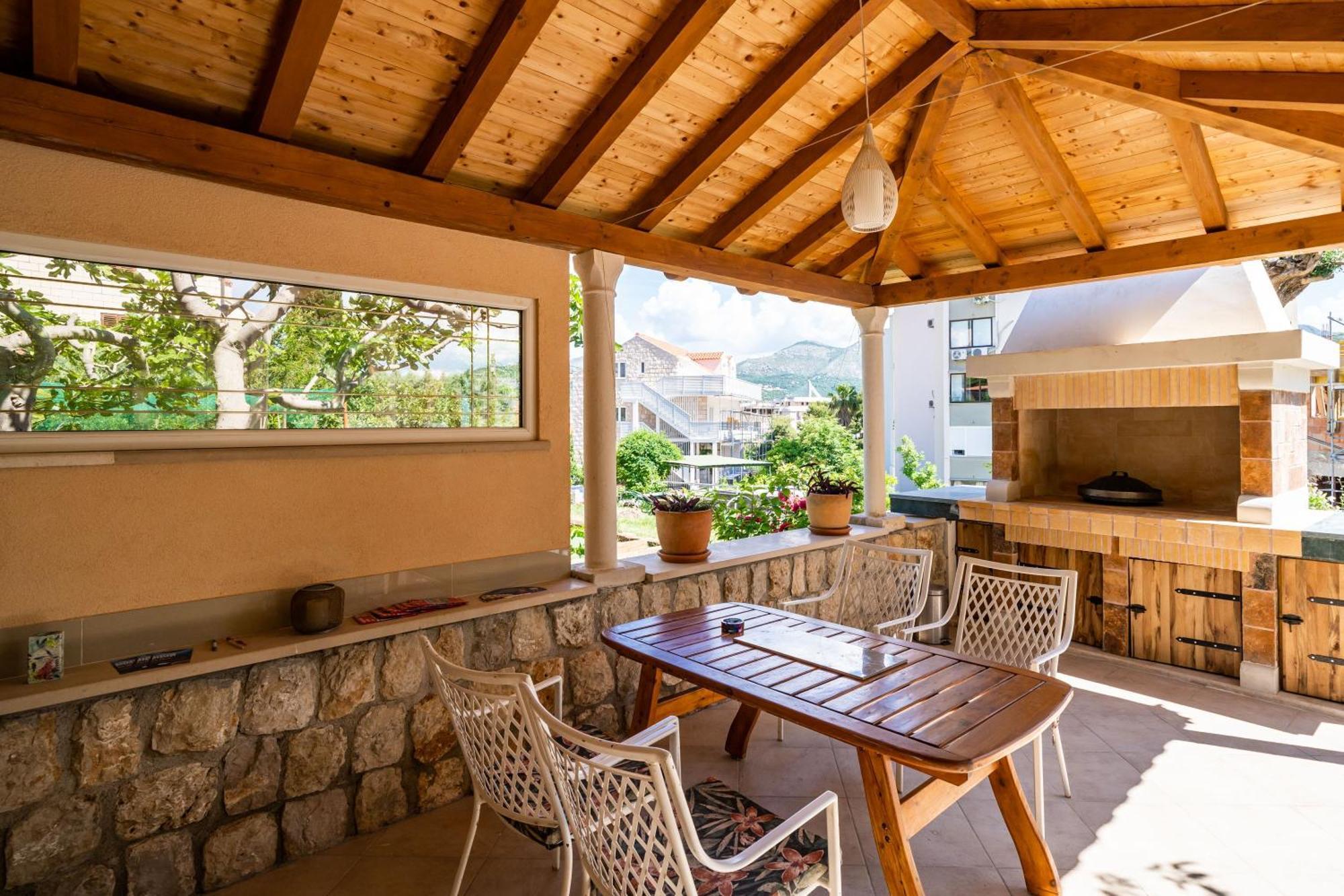 Guest house & V&m 4*