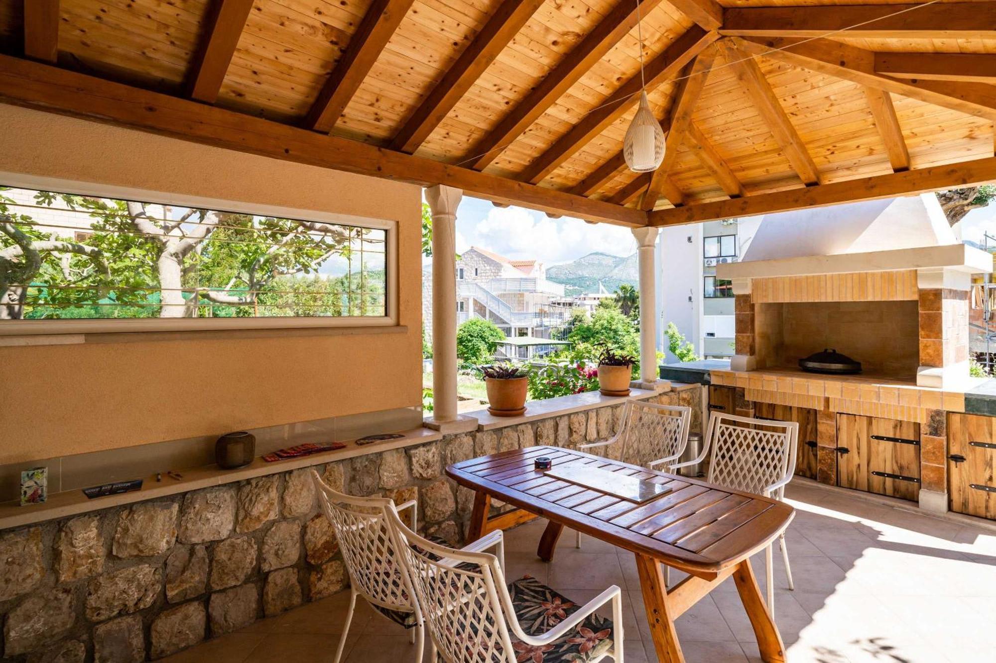 & V&m Guest house