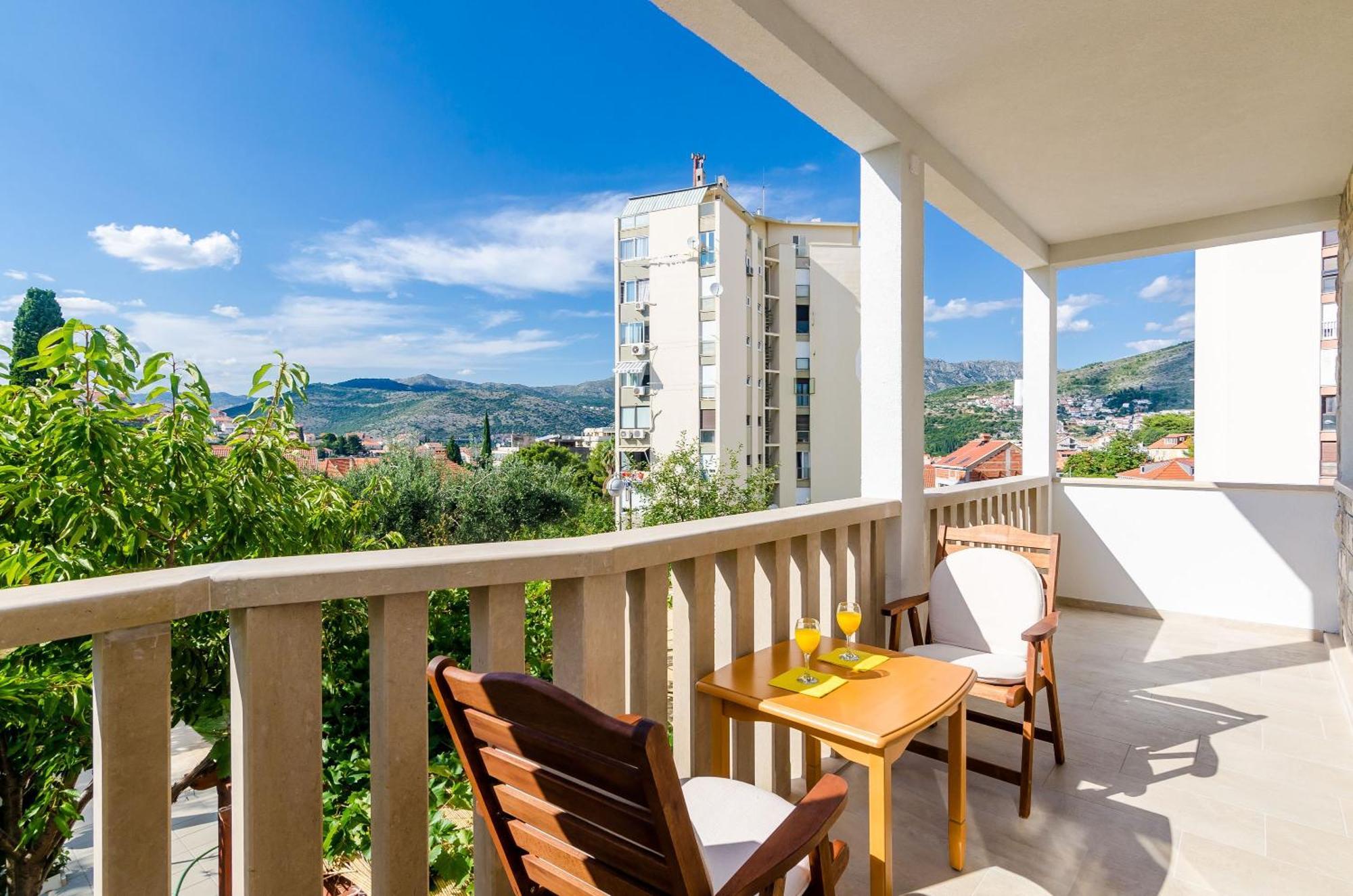 & V&m Guest house